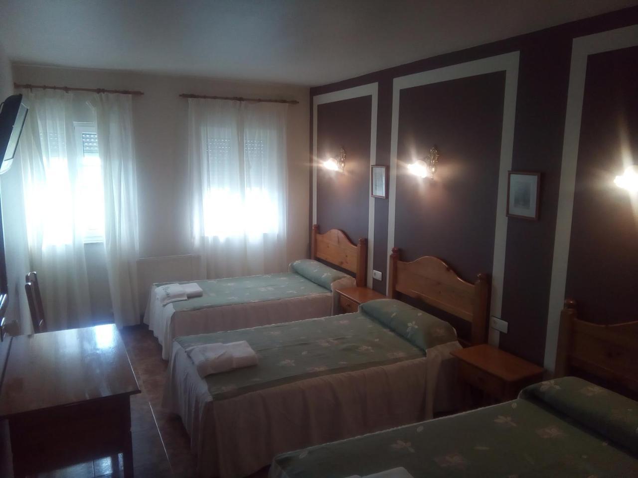 Hotel Restaurante Las Camelias Jarrio Extérieur photo